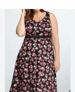 Elegant Floral Maxi Dress - Black and Pink